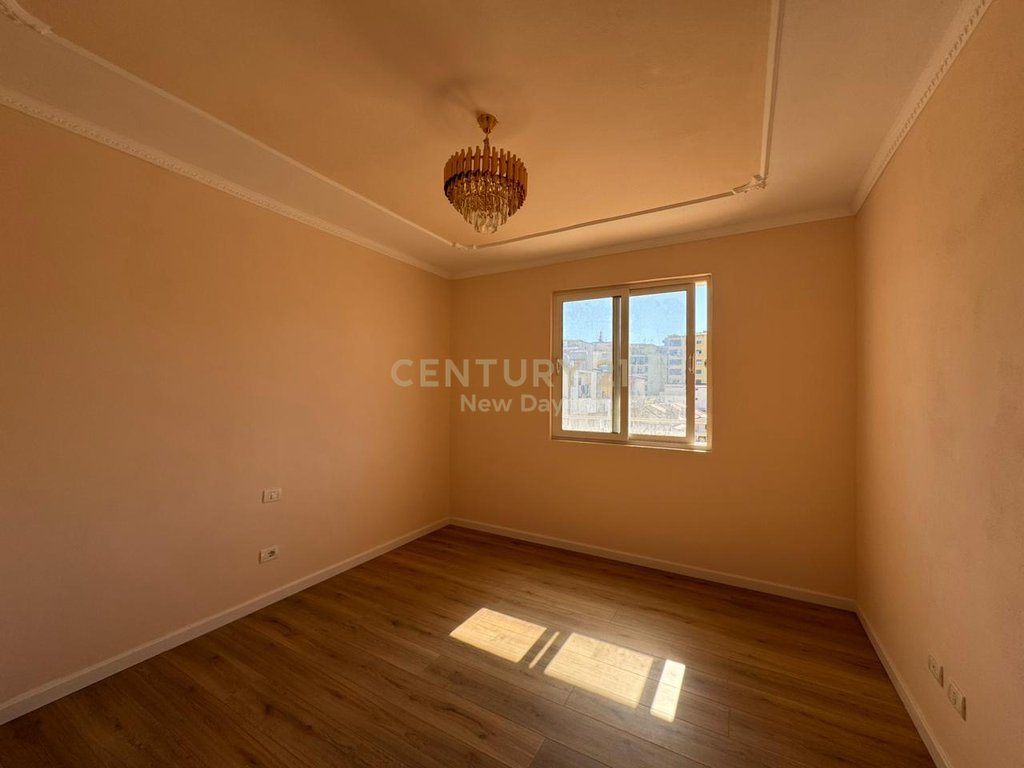 Apartament 2 +1+2T+ 2 Ballkone Për Shitje në Lagja nr.6, Durrës - 159,000€ | 126 m²