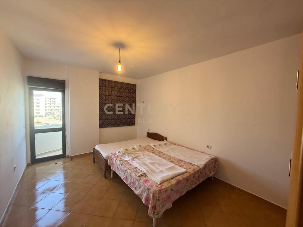 Shitet Apartament 2+1+2 Tualete + 2Ballkone tek Rrota e Kuqe