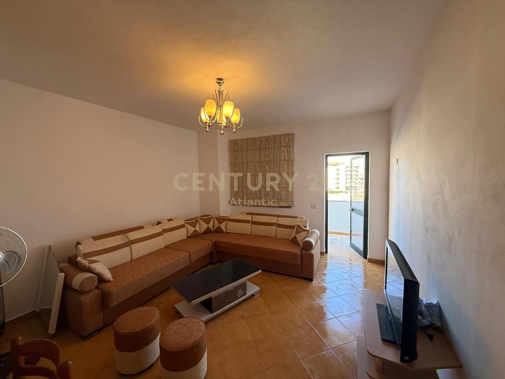 Shitet Apartament 2+1+2 Tualete + 2Ballkone tek Rrota e Kuqe