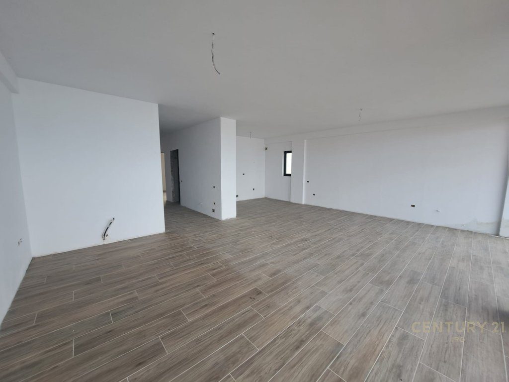 Apartament premium & ekskluziv për shitje në një nga zonat më elitare të Vlorë
