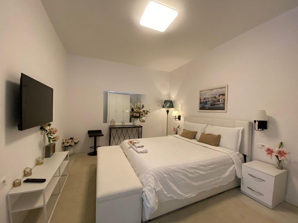 JEPEN ME QIRA  APARTAMENT 1+1 NE BLLOK PRANE LIBRIT UNIVERSITAR