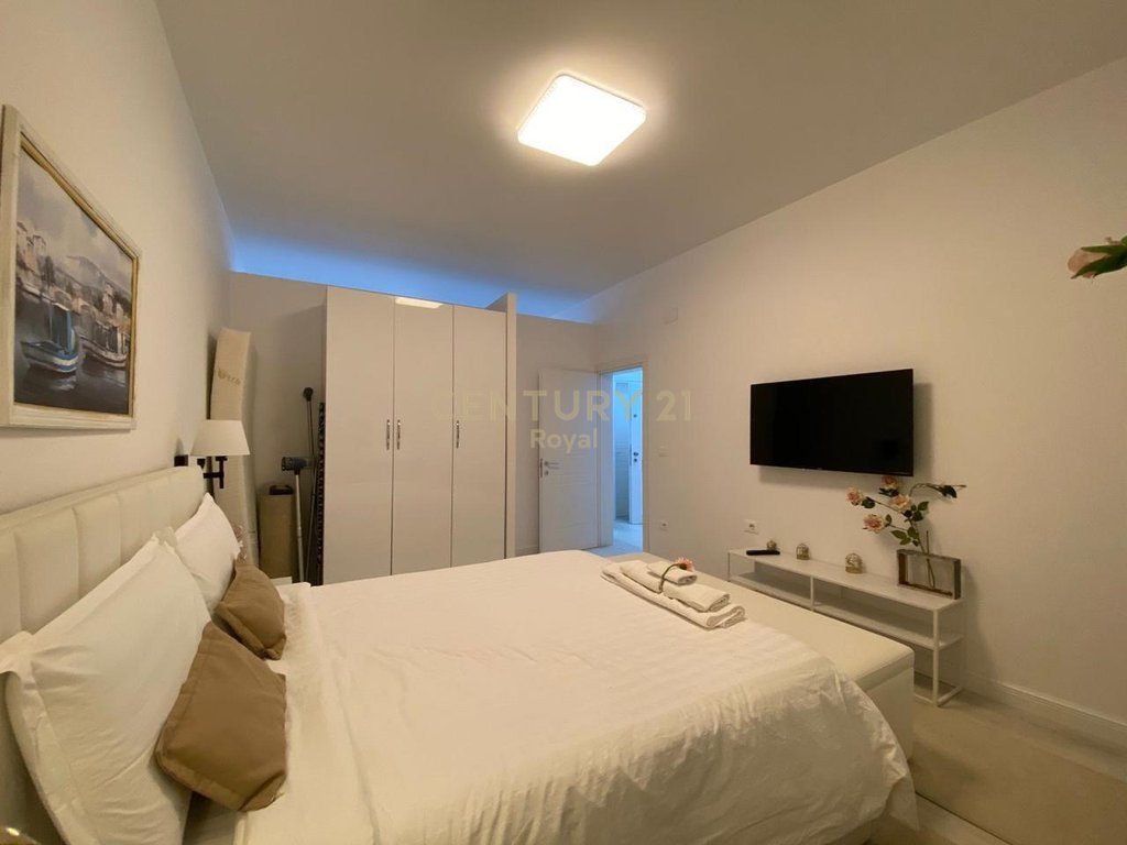 JEPEN ME QIRA  APARTAMENT 1+1 NE BLLOK PRANE LIBRIT UNIVERSITAR
