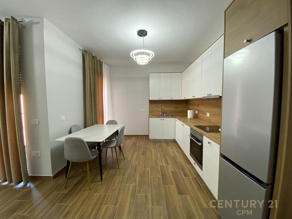 ISH PROFARMA XHAMLLIK JAPIM ME QIRA APARTAMENT 2+1+2