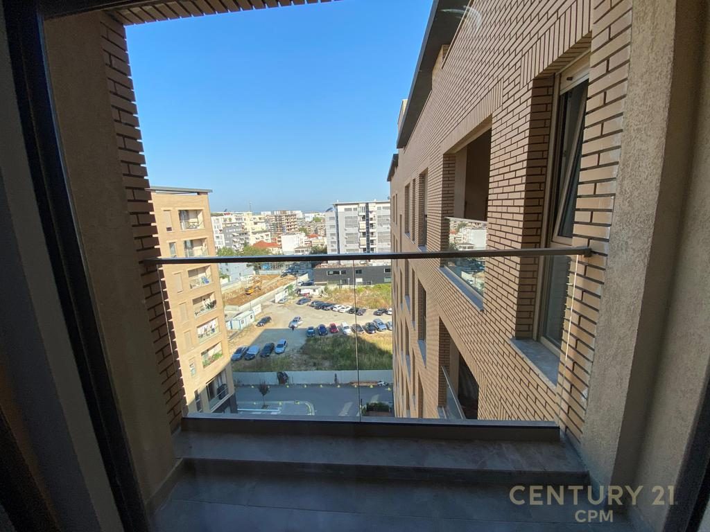 ISH PROFARMA XHAMLLIK JAPIM ME QIRA APARTAMENT 2+1+2