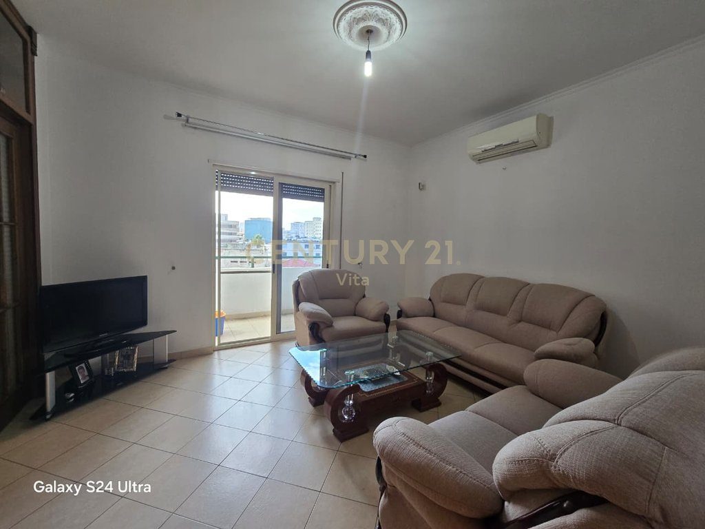 Apartament 2+1 me Garazh për Qira në Qendër !