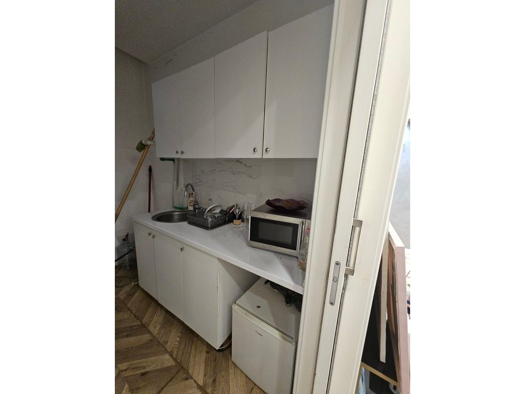 Jepet me qera ambient komercial prane Art Tribuna!