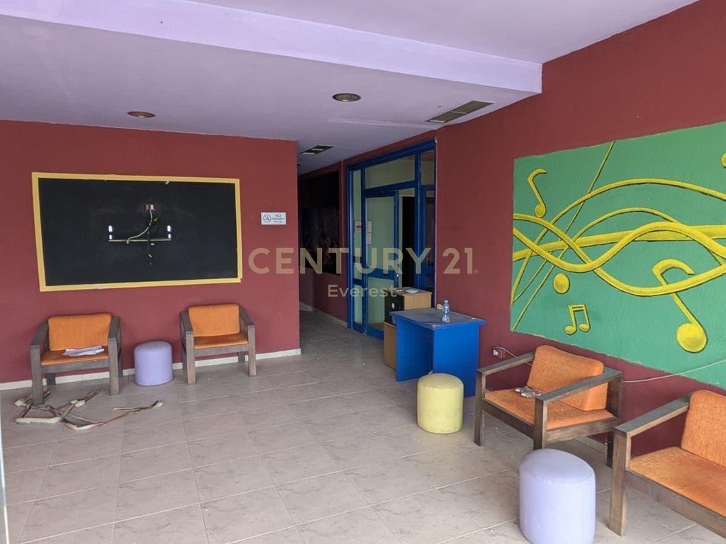 ELBASAN, AMBIENT ZYRE PER QIRA