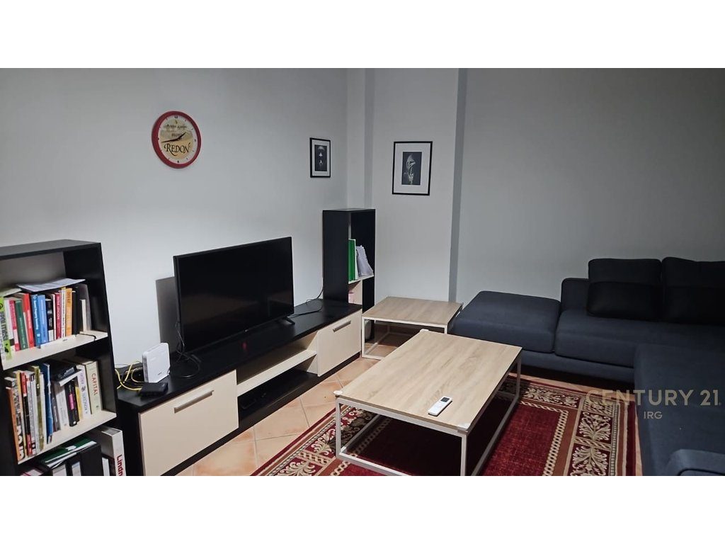 Apartament 1+1 ne katin e pare te nje vile, Rruga Siri Kodra!