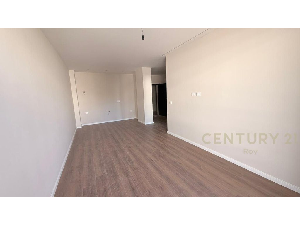 SHITET APARTAMENT 1+1 NE GOLEM,VIJE E DYTE ME DETIN!