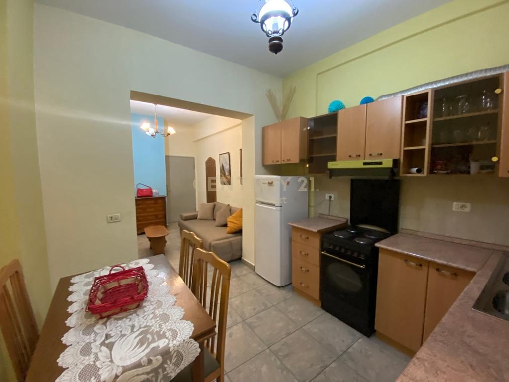 Jepet me qira Apartament 1+1 ne ishBllok