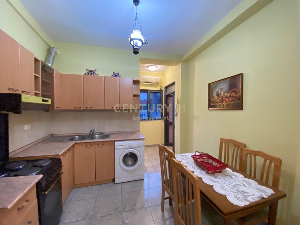 Jepet me qira Apartament 1+1 ne ishBllok