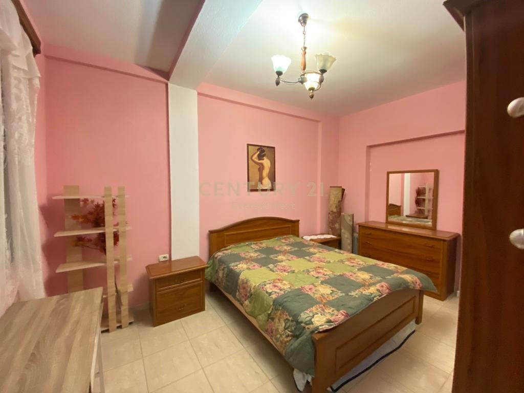 Jepet me qira Apartament 1+1 ne ishBllok