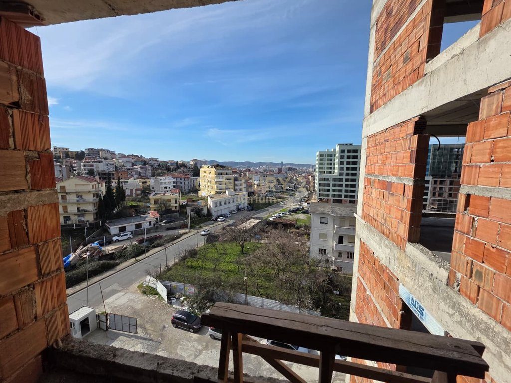 SHITET APARTAMENT 2+1+2 TEK KINOBLOCK NE PORCELAN!