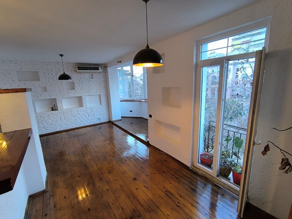 Duplex 2+1+2 Për Shitje në Bllok, Tiranë