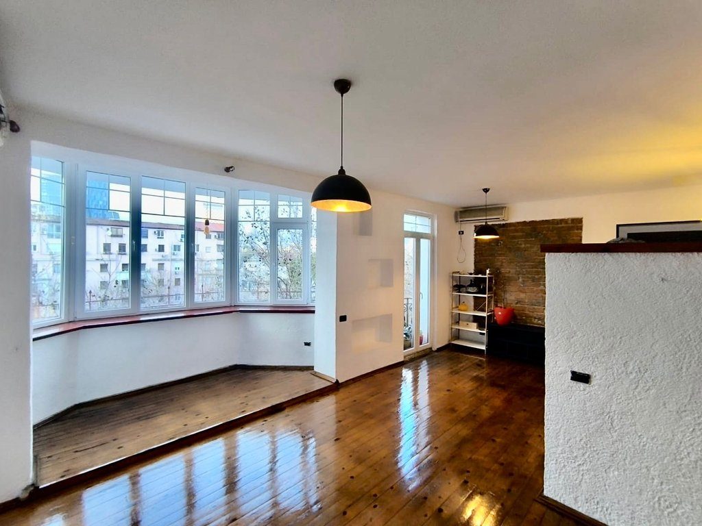 Duplex 2+1+2 Për Shitje në Bllok, Tiranë