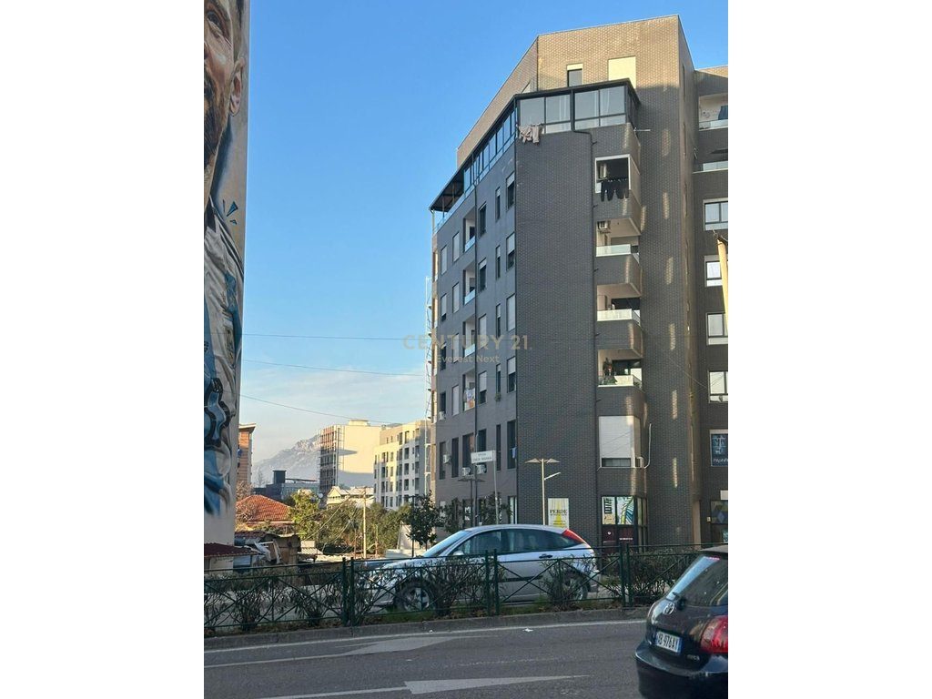 Njësi Komerciale në Shitje – Farmacia 10