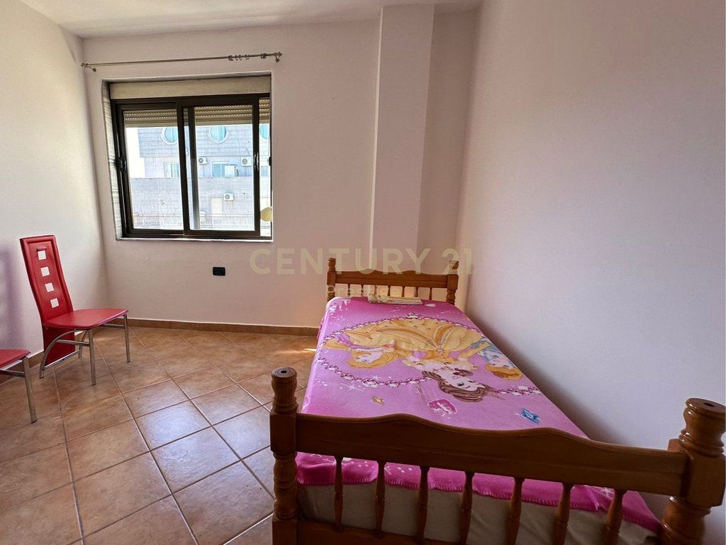 APARTAMENT 2+1 ME QIRA PERBALLE KOMPLEKSIT DELIJORGJI!