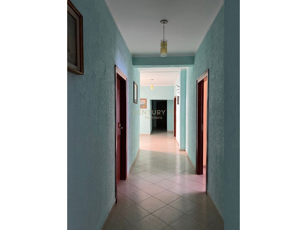 🏨 HOTEL EKSKLUZIV NË SHITJE – SHKËMBI KAVAJËS, DURRËS