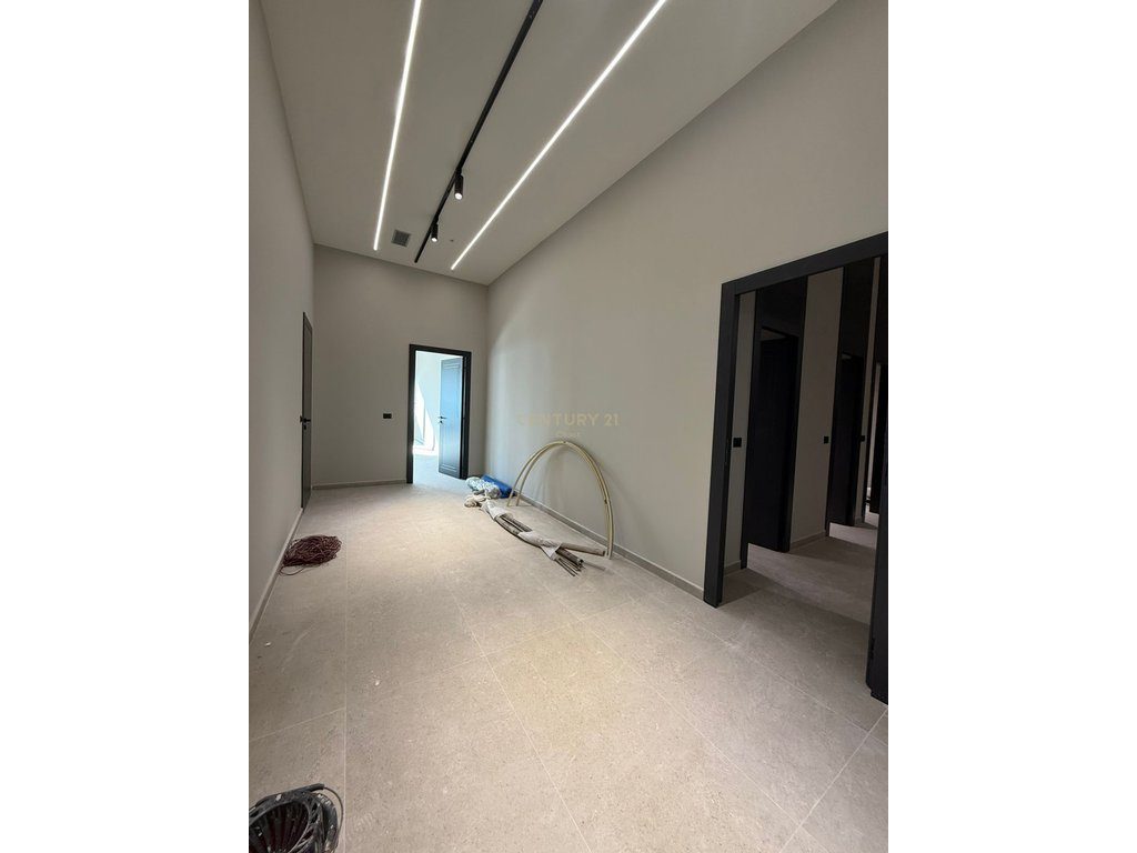 JEPET ME QIRA – NJËSI BIZNESI PREMIUM 340m²