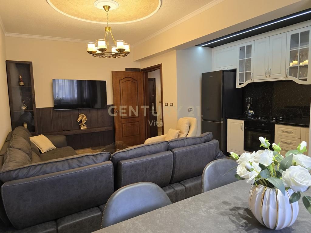 Shitet Apartament 2+1 në Durrës pranë Drejtorisë së Policisë!