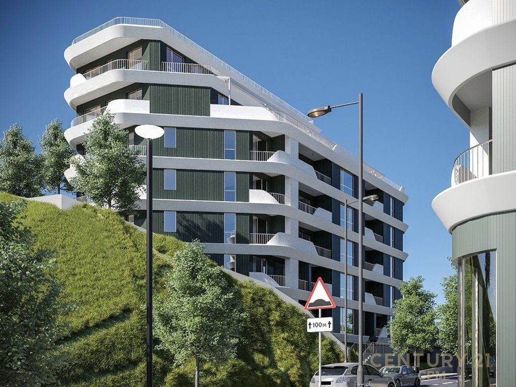 OKAZION! Shitet Apartament 2+1+2 të Liqeni Thatë