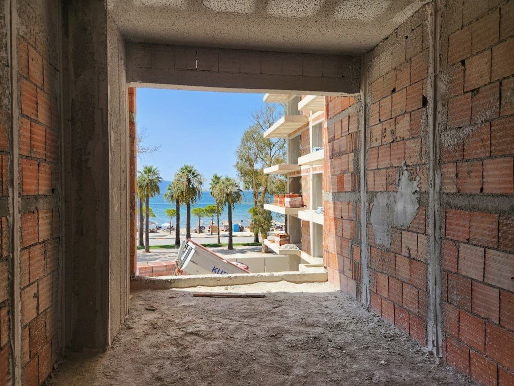APARTAMENT 3+1 ME PAMJE NE DET REZIDENCA POSEIDON , LUNGOMARE - VLORE !