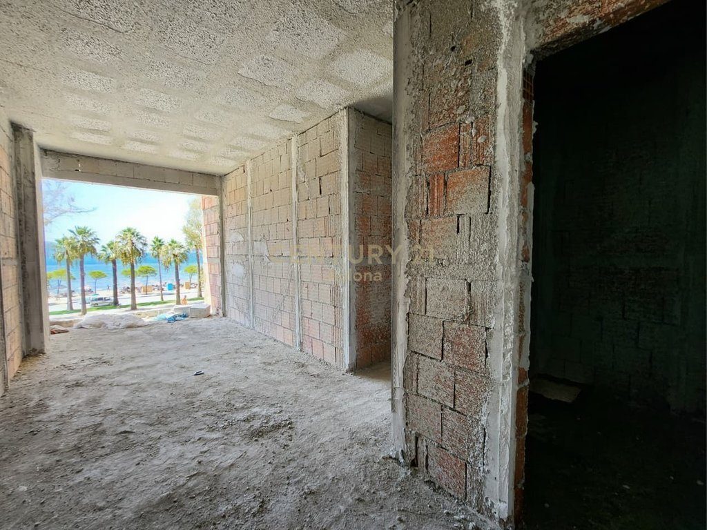 APARTAMENT 3+1 ME PAMJE NE DET REZIDENCA POSEIDON , LUNGOMARE - VLORE !