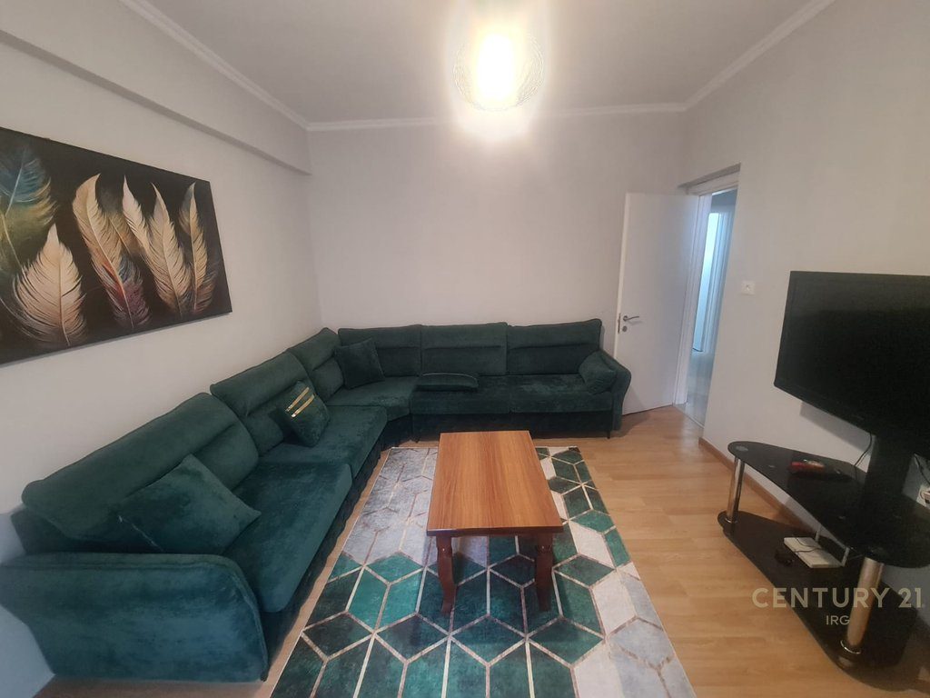 APARTAMENT 1+1+DEPO TEK RRUGA E DURRESIT!