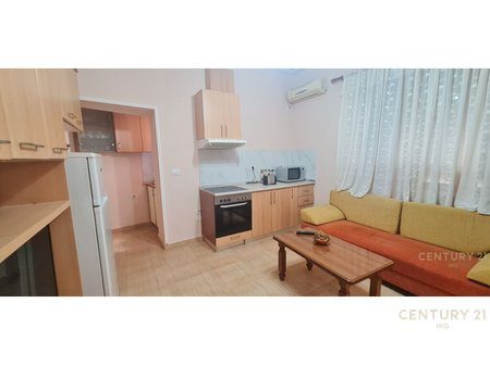 Jepet me Qira Apartament 2+1 në Rrugën e Kavajës-Tirane