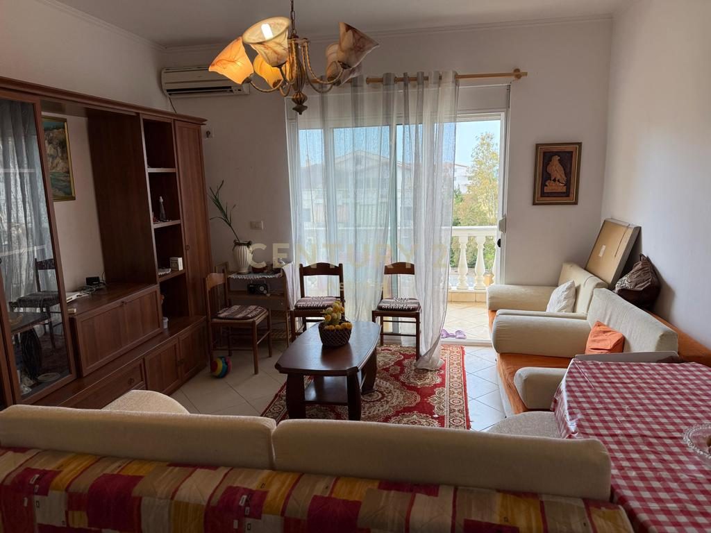 APARTAMENT 1+1 ME ORIENTIM NGA DETI – PERBALLE HOTEL FLOWER, GOLEM