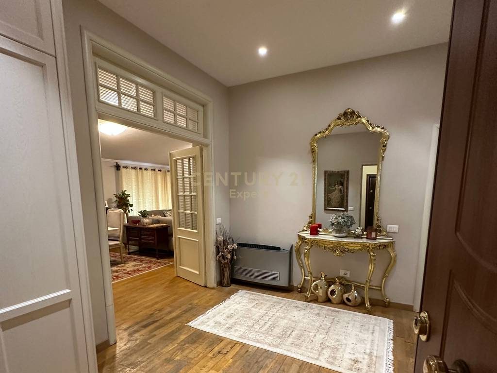 Penthouse per shitje Liqeni i Tiranes