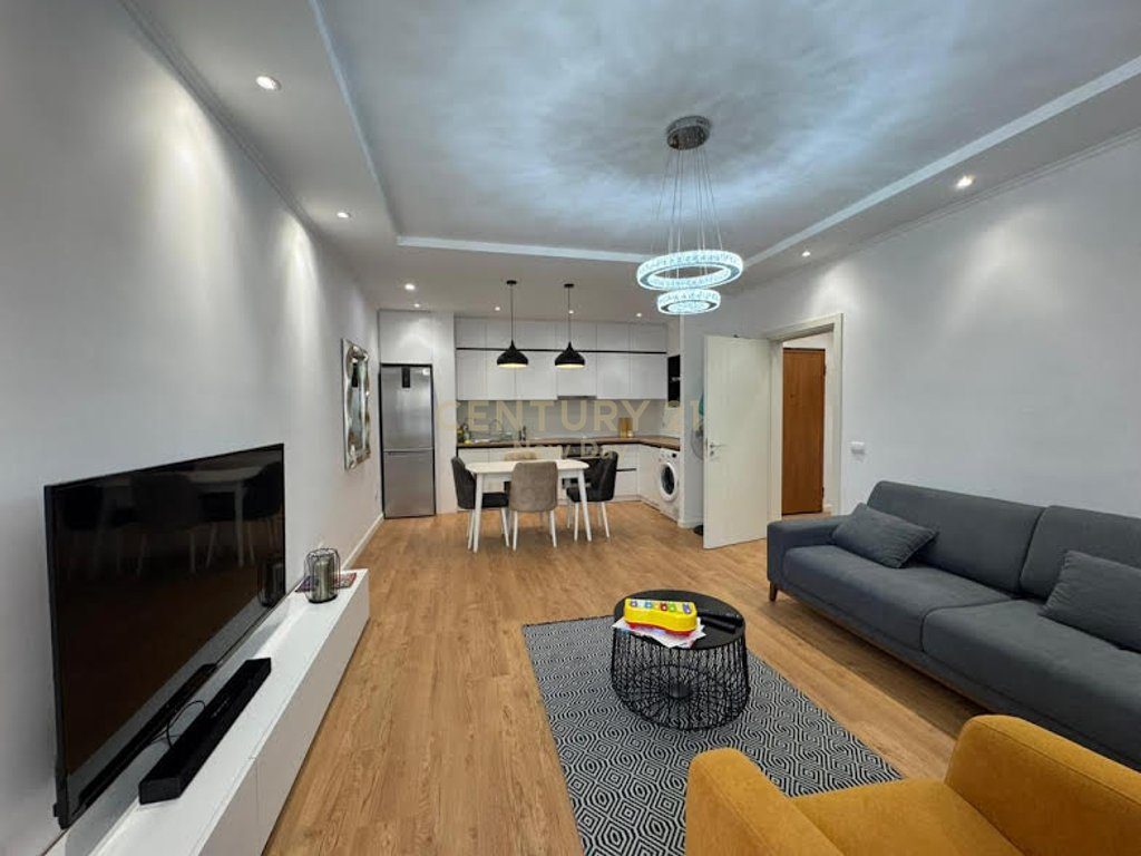 APARTAMENT PER SHITJE TE RRUGA E RE E PORTIT