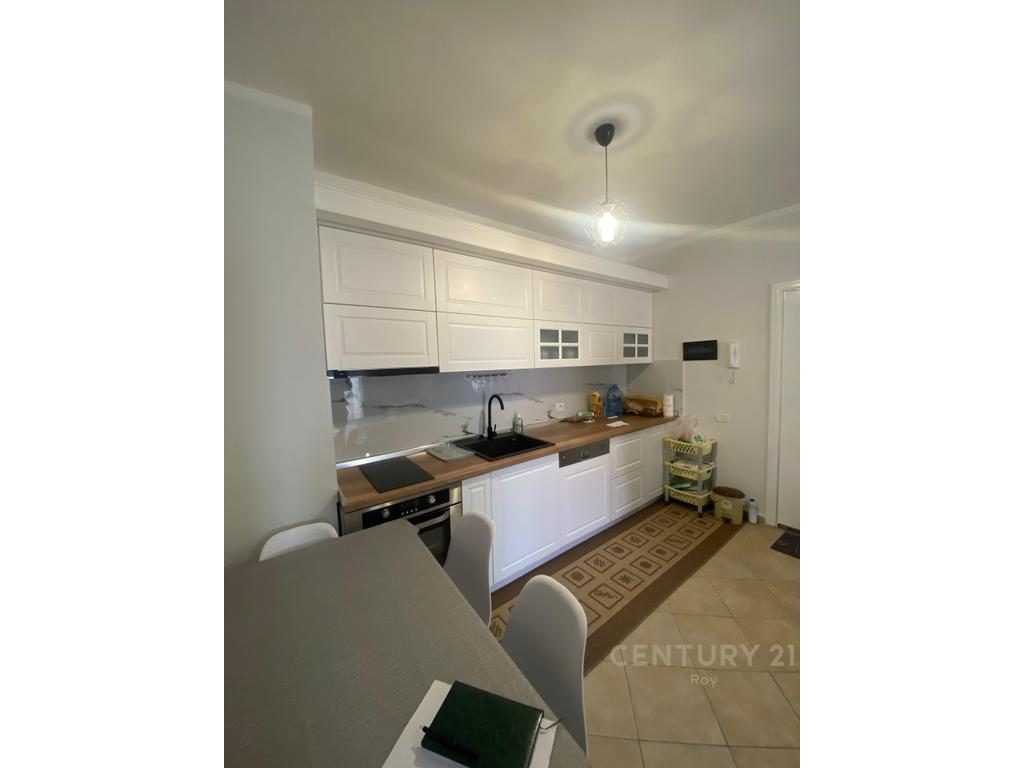SHITET APARTAMENT 1+1+DEPO PERBALL SPITALIT DURRES!!!