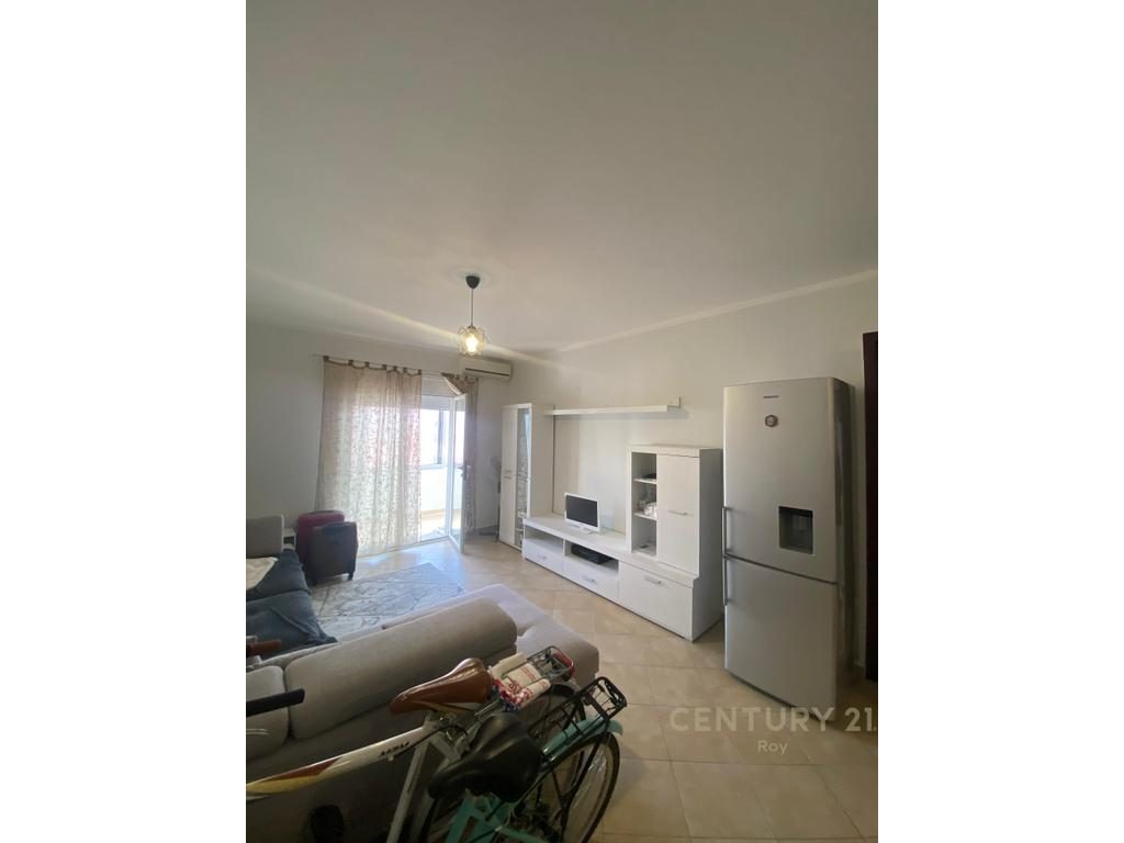 SHITET APARTAMENT 1+1+DEPO PERBALL SPITALIT DURRES!!!