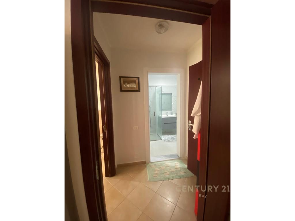 SHITET APARTAMENT 1+1+DEPO PERBALL SPITALIT DURRES!!!