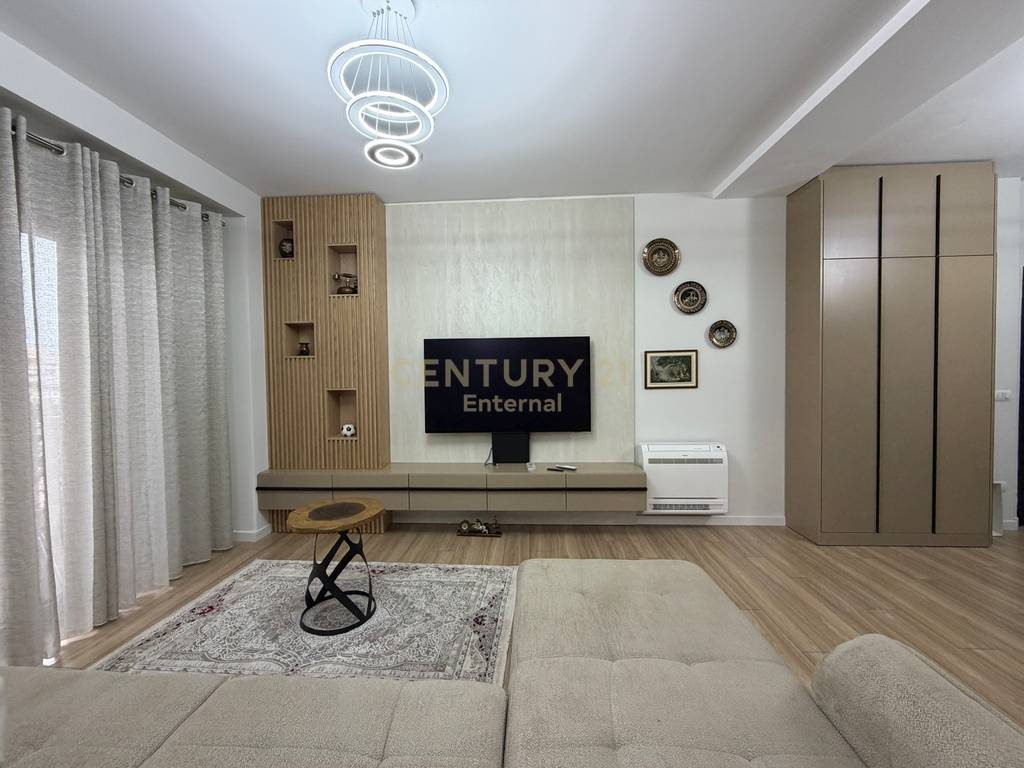 Apartament 3+1+Parkim per qira ne Garden Building