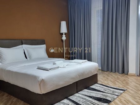 Jepet hotel me qira ne zonen e kombinatit