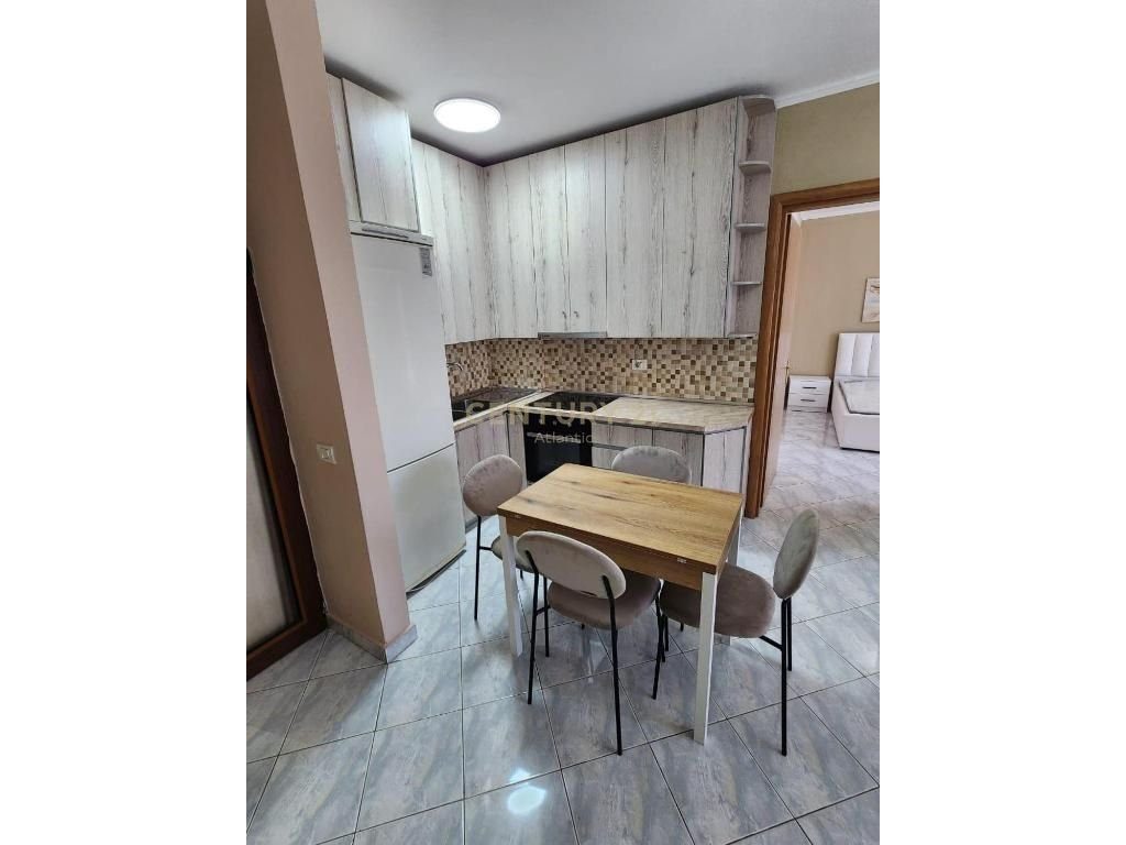 Apartament 1+1 Me Qira në Plazh Hekurudha, Durrës