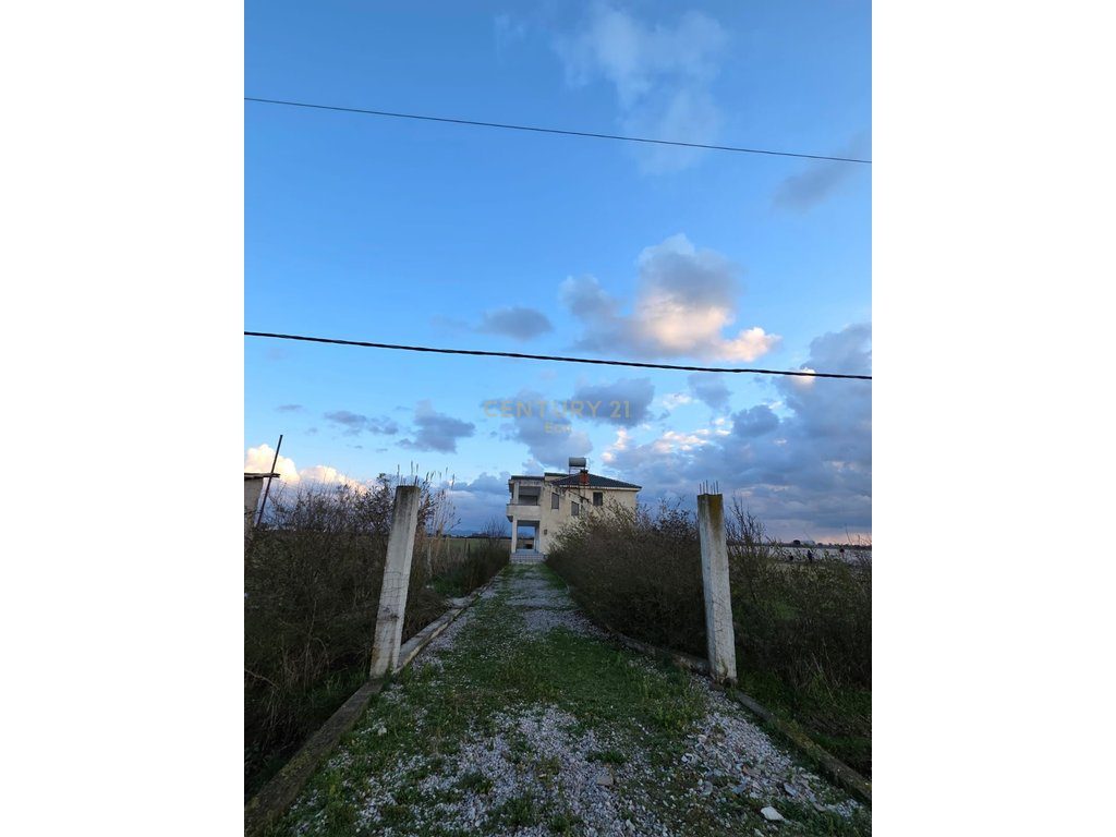 Vilë për shitje në Fllake,  Durrës!