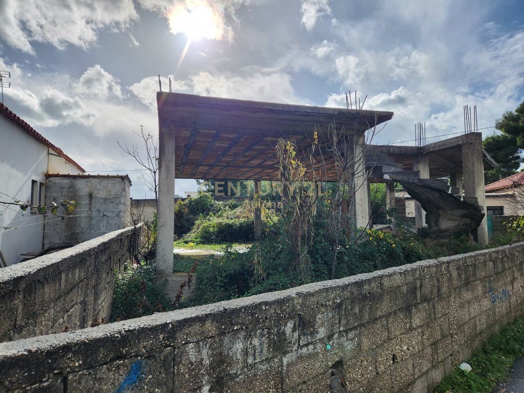 Ndërtesë për Shitje pranë Plazhit të Vjetër