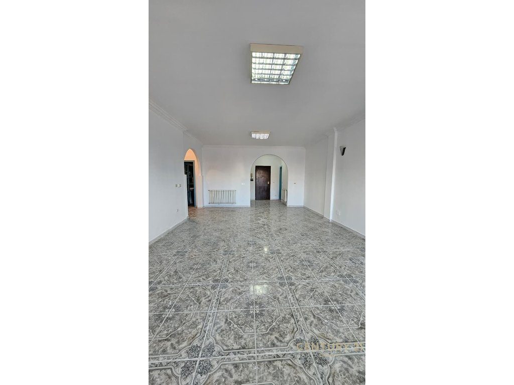 AMBIENT PËR ZYRA 120M² DHE GARAZH (opsionale), ME QIRA NË BLLOK
