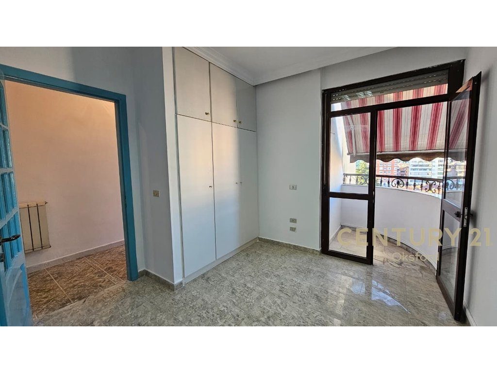 AMBIENT PËR ZYRA 120M² DHE GARAZH (opsionale), ME QIRA NË BLLOK