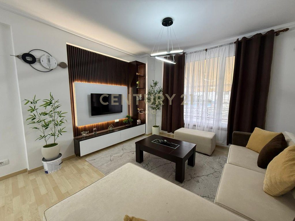 JEPET ME QERA DUPLEX 2+1+2+VERANDE TE REZIDENCA KODRA E DIELLIT 1!