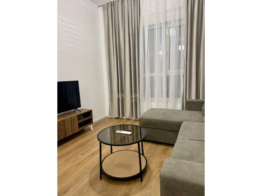 JAPIM ME QERA APARTAMENT TEK KADIU!