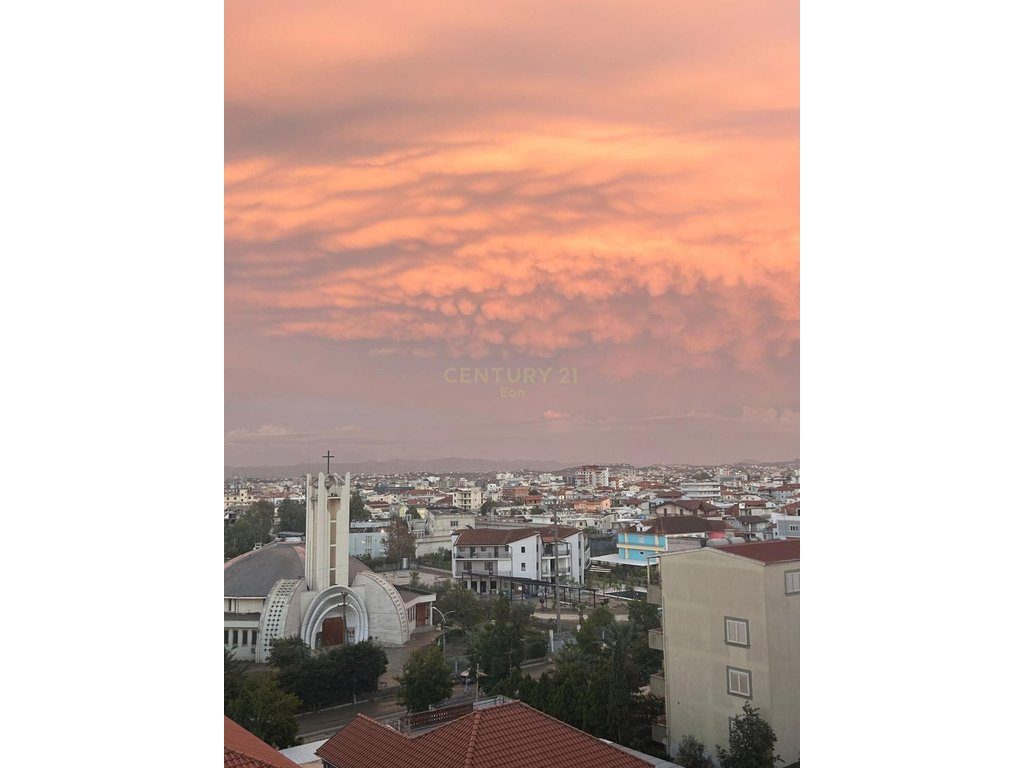 SHITET APARTAMENT 2+1+2  , DURRES !