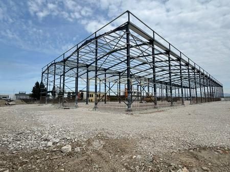 700 M2  KAPANON ME QIRA BUZE AUTOSTRADES DR-TR