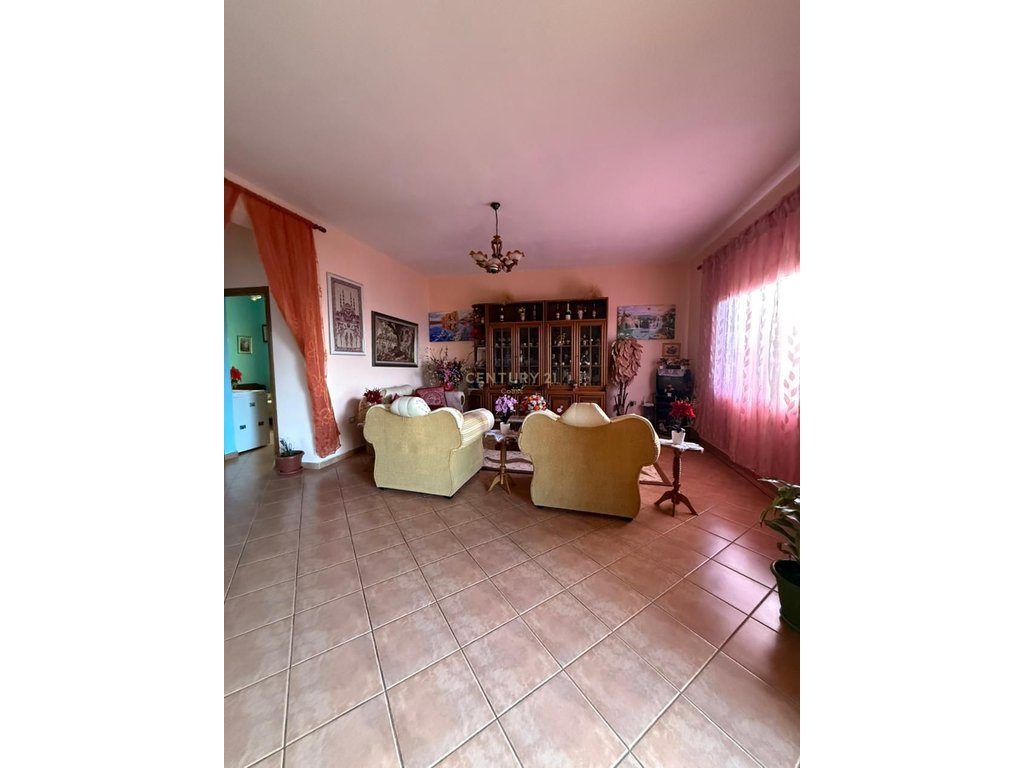 SHITET SHTEPI PRIVATE NE KANINE,VLORE,PAMJE E PLOTENNGA DETI DHE QYTETI!!!