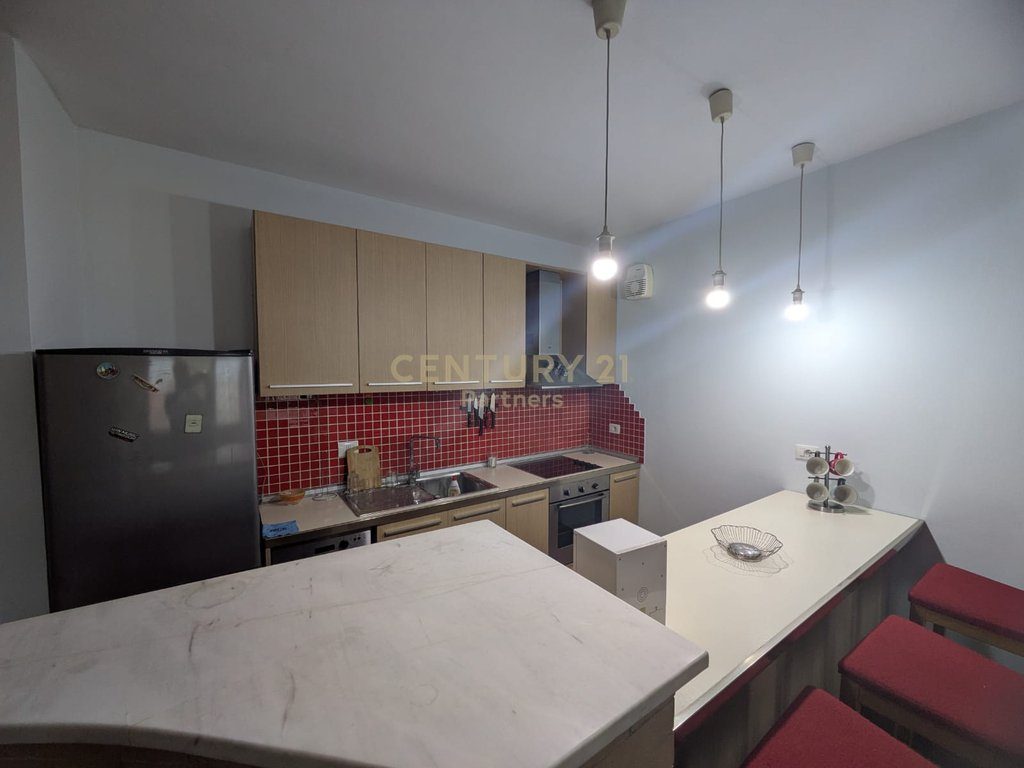 JEPET ME QIRA – APARTAMENT 2+1+2 TEK GLOBE 120m2, PERBALLE DELIJORGJIT
