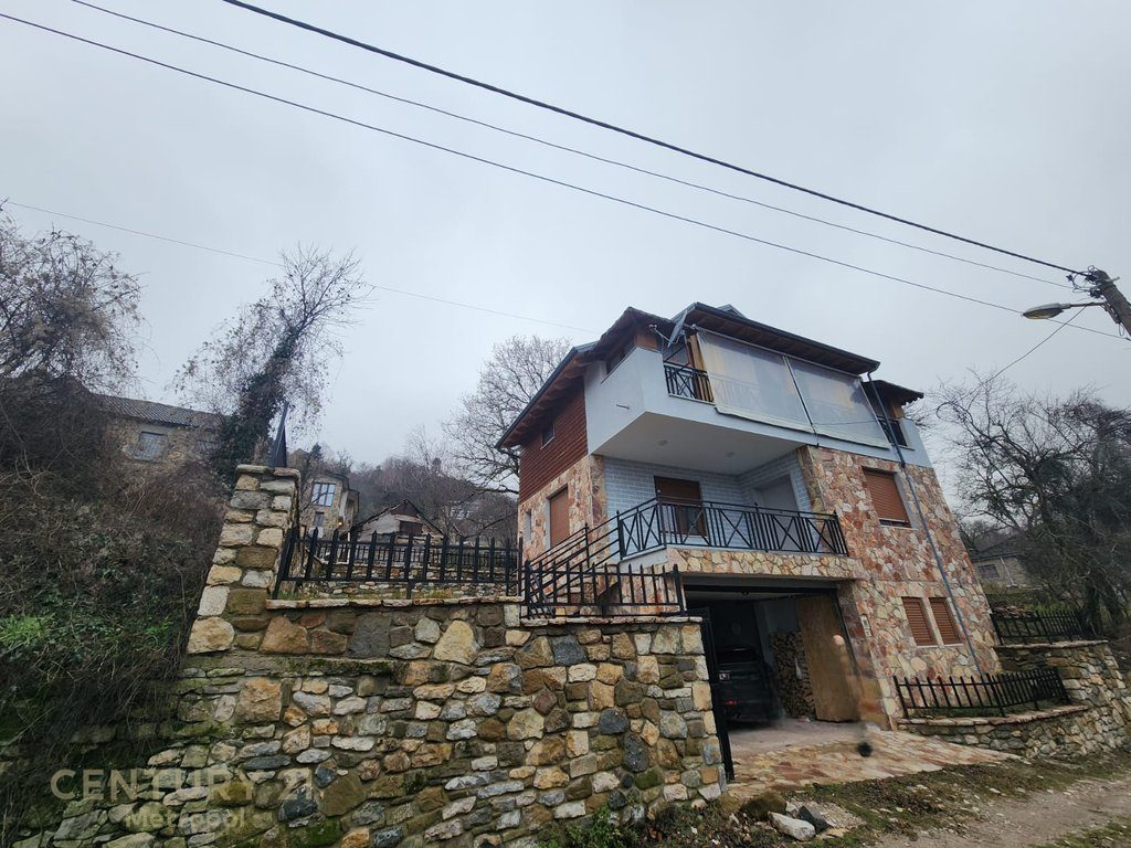 SHITET VILE 3 KATESHE NE FSHATIN TURISTIK TE DARDHES!