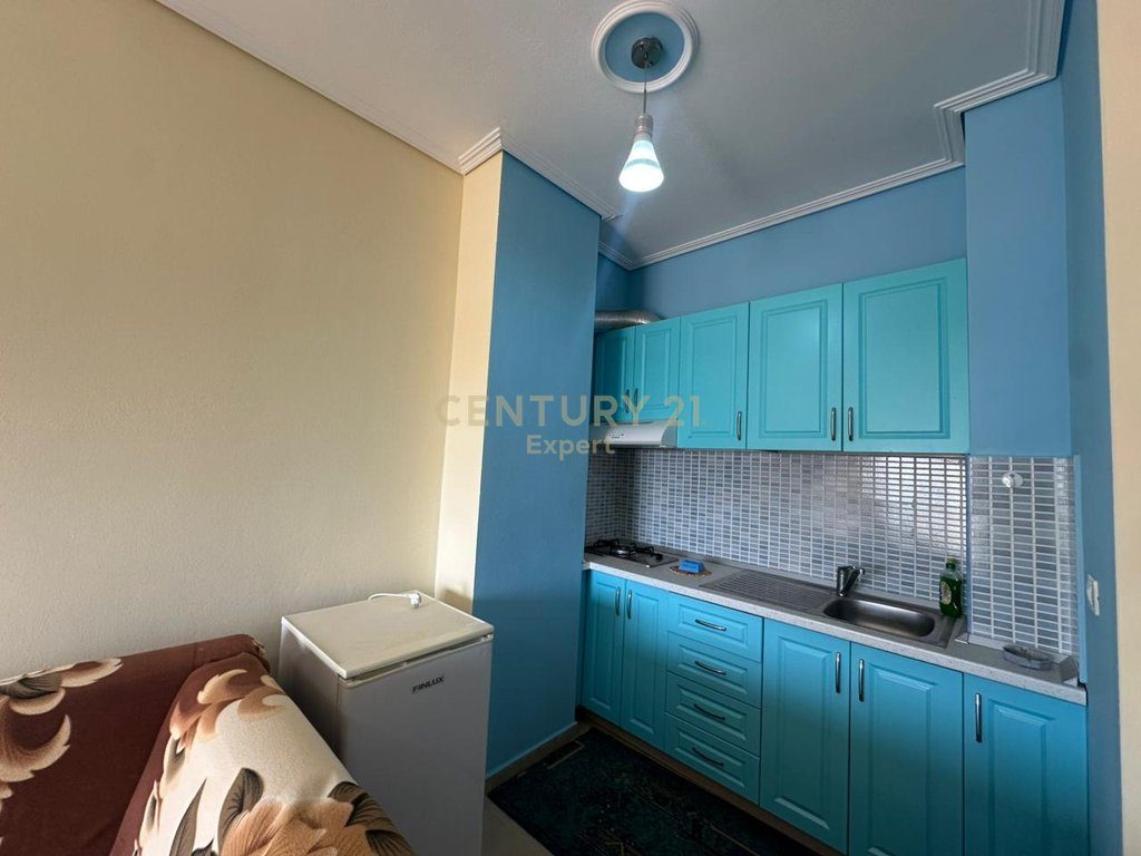 APARTAMENT 1+1 PER QIRA UJI I FTOHTE, PAMJE BALLORE NE DET